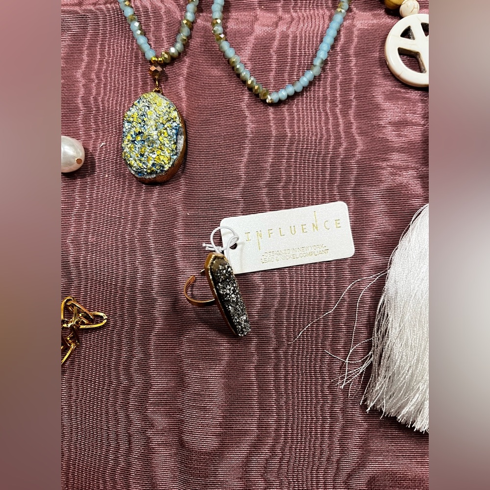 Fashion Jewelry Necklace Peace Pendant, Beaded Necklaces Ring NWT, NWOT 5-pieces - Picture 5 of 6